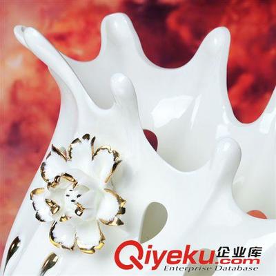 天天特價 美式鄉村清新貼花描金鏤空抽象陶瓷花瓶三件套 家居裝飾擺件批發-義烏市窩窩家工藝品有限公司提供天天特價 美式鄉村清新貼花描金鏤空抽象陶瓷花瓶三件套 家居裝飾擺件批發的相關介紹、產品、服務、圖片、價格義烏市窩窩家工藝品有限公司、陶瓷工藝品;樹脂工藝品;家居日用品;玻璃制品;仿真花批發;工藝品